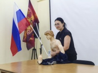 Для учеников профильного класса провели мастер-класс в Белоярской районной больнице Для учеников профильного класса провели мастер-класс в Белоярской районной больнице